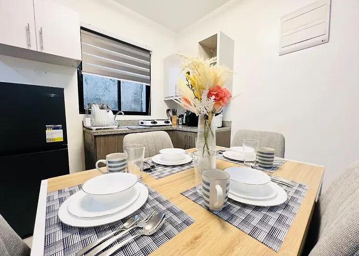 Sta Monica Estate Tisa 3br House For 10 With Parking