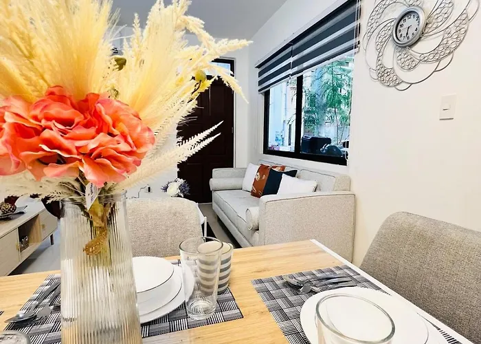 Sta Monica Estate Tisa 3br House For 10 With Parking *